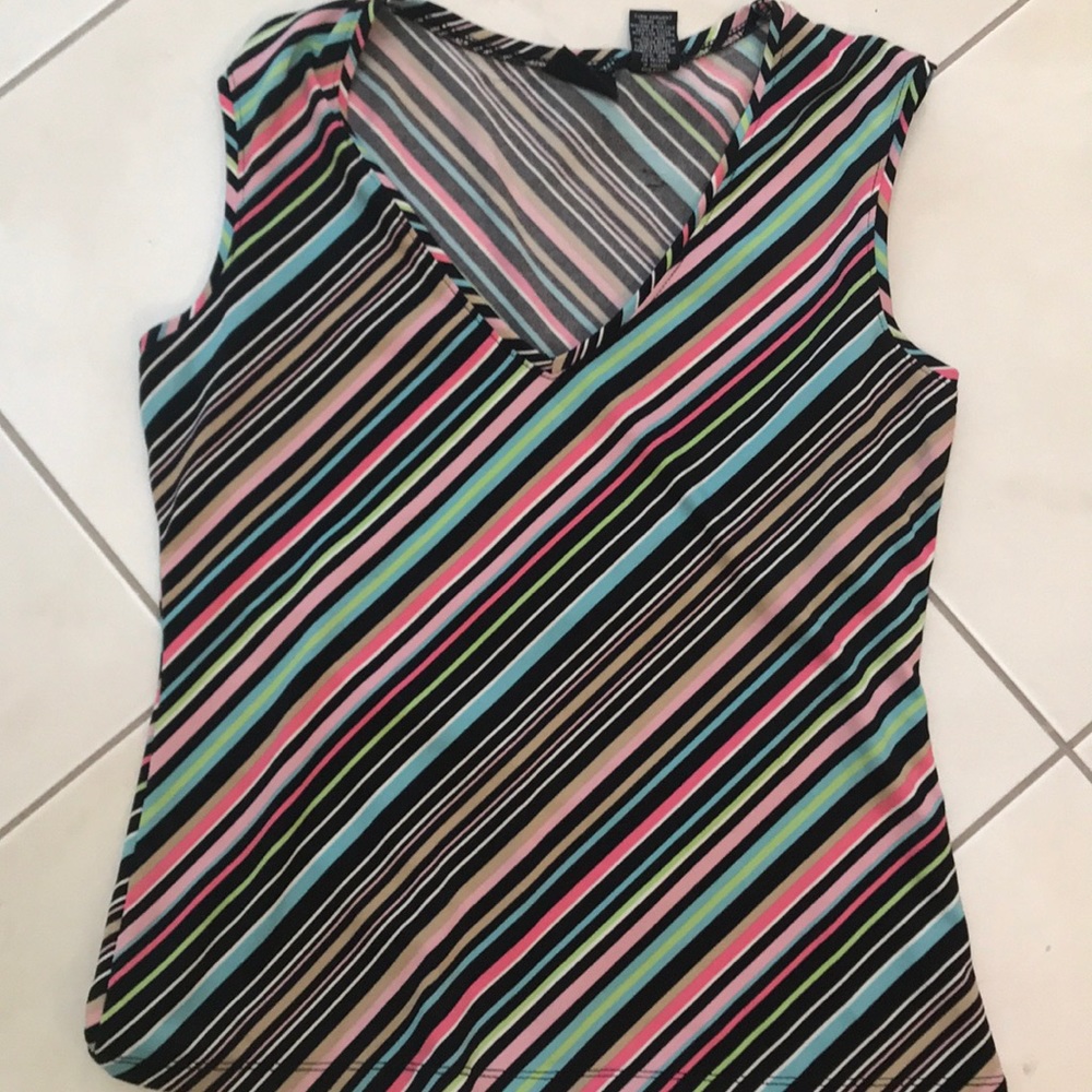 Sleeveless shirt. New York and co . S